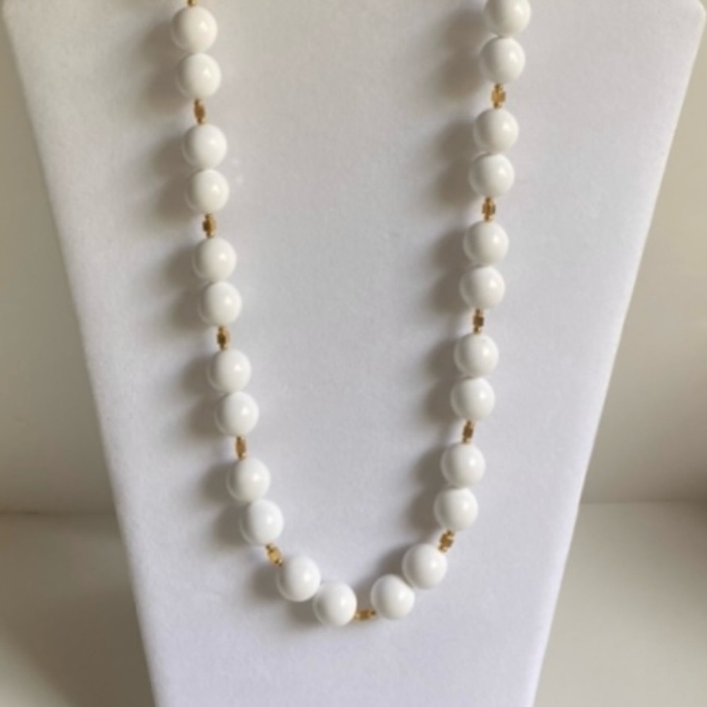 Vintage Estate White and Gold Necklace - Picture 2 of 12